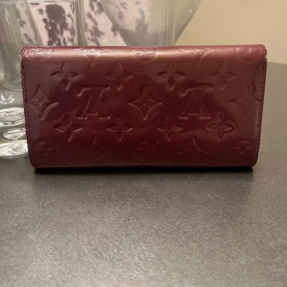 LOUIS VUITTON Vernis long dark red wallet *AUTHENTIC* - Picture 2 of 10